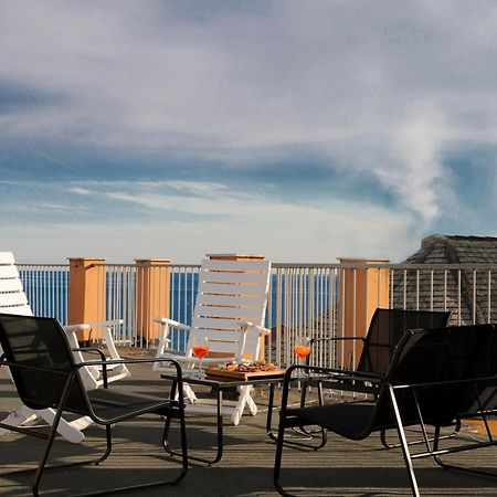 Moneglia Beach Downtown 外观 照片
